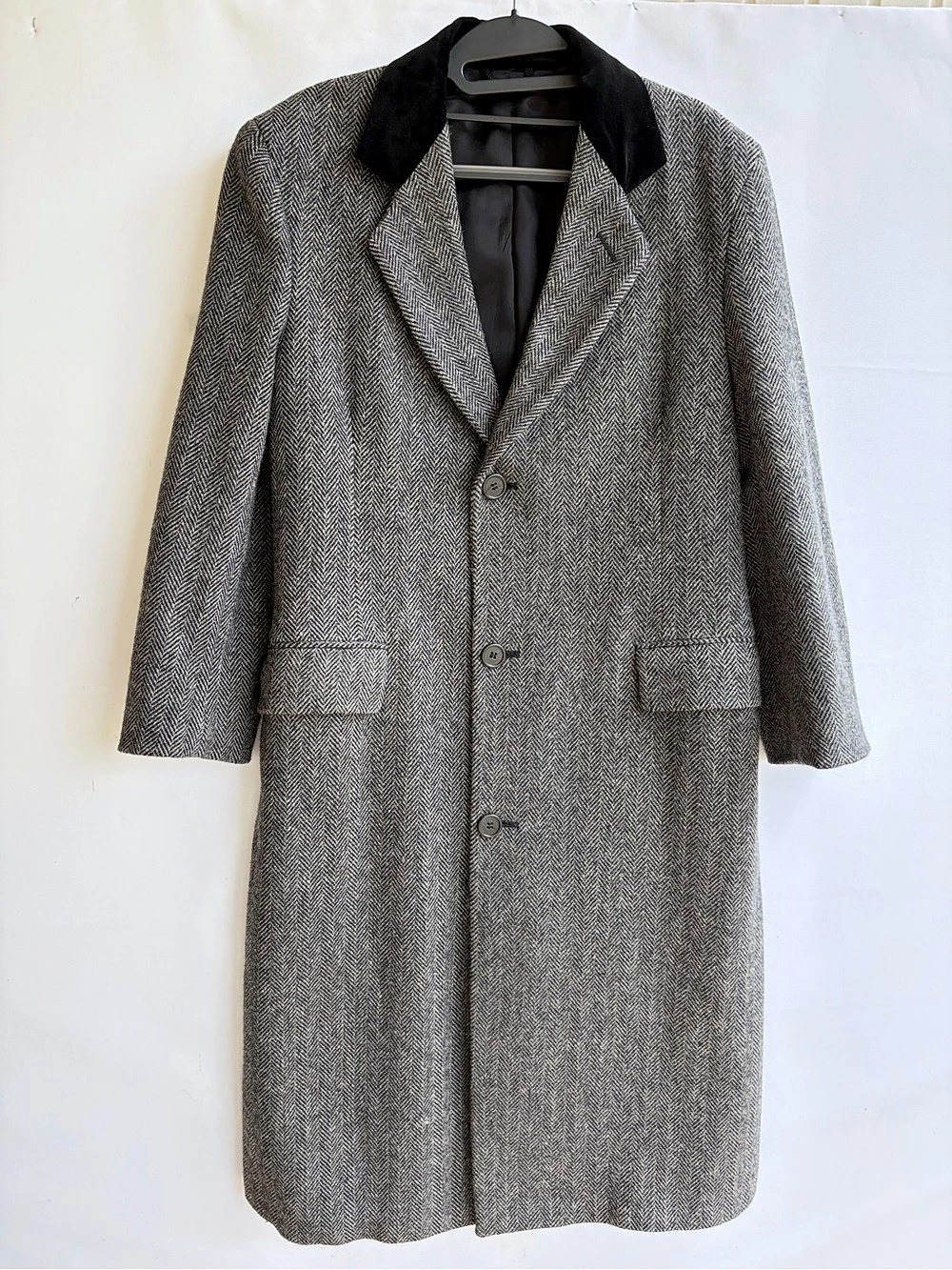 Vintage Stanley Blacker 100% Pure Wool Herringbone Overcoat Velvet Collar 36R
